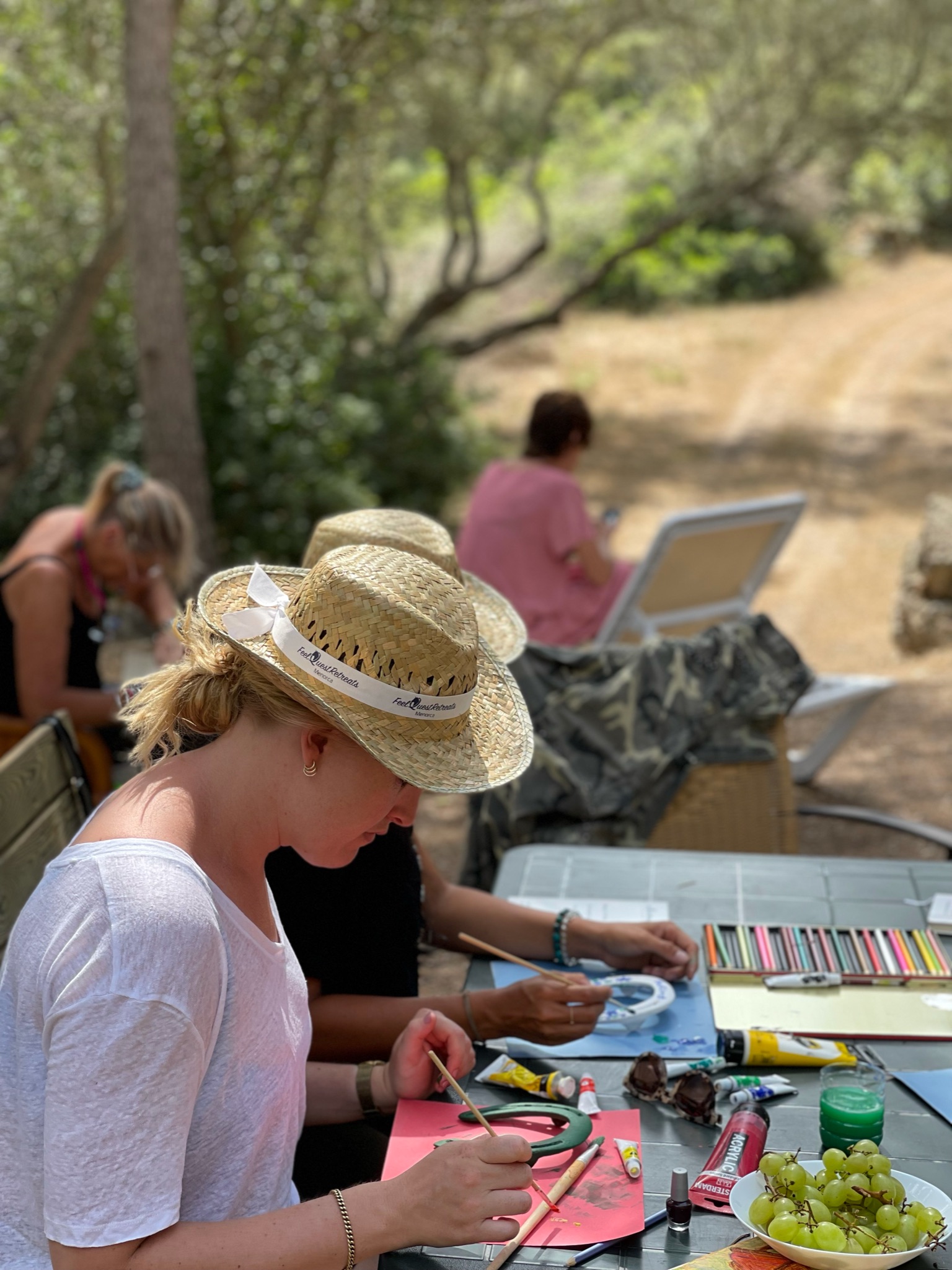 Art therapy nature wood women retreat ladies only Art therapy nature wood women retreat ladies only